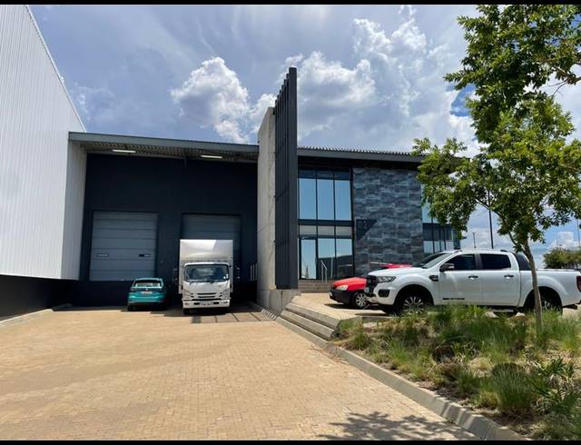 INDUSTRIAL PROPERTY TO RENT IN LOUWLARDIA